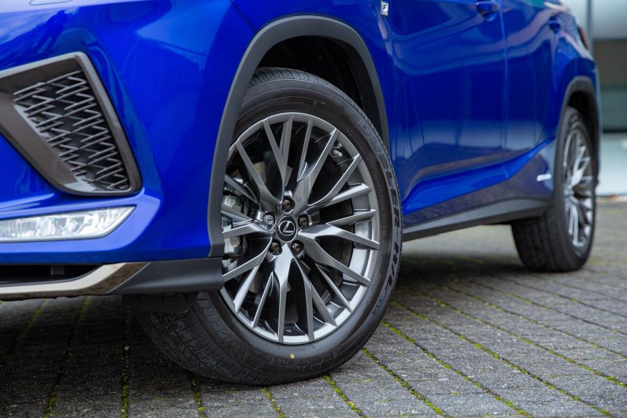 Колеса Lexus RX450h F-Sport 2019 года  (UK) (фото 24 из 40)